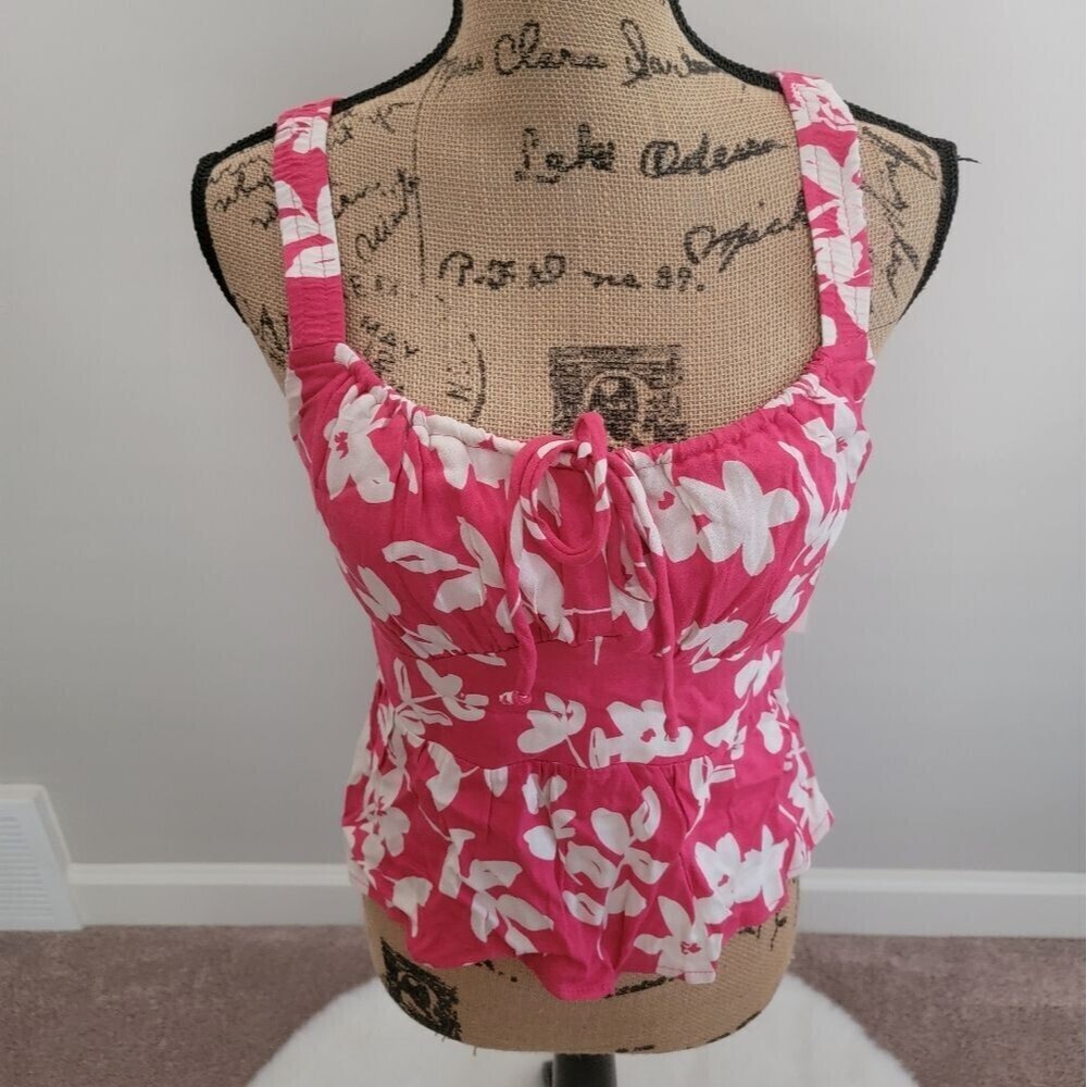Urban Romantics pink and white top